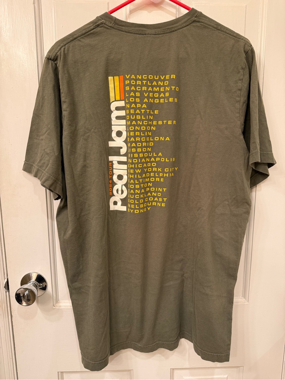 🎫 Pearl Jam 2024 Tour Authentic Concert Merch T-Shirt, XL Olive Green 🎫 - Picture 3 of 4
